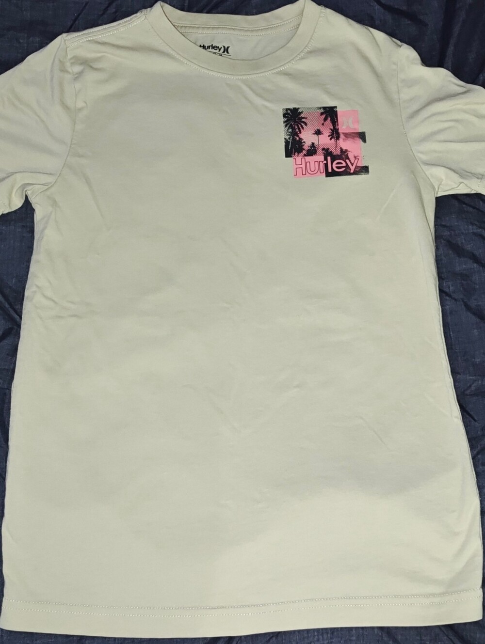 Hurley boys Tan Graphic Tee. Size 10/12 (M)
